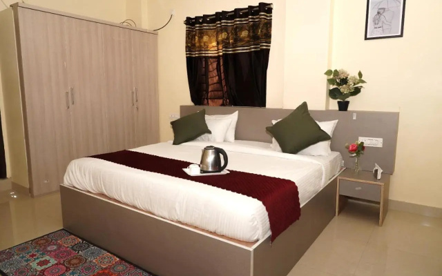 Hotel Royal Suites And Rooms