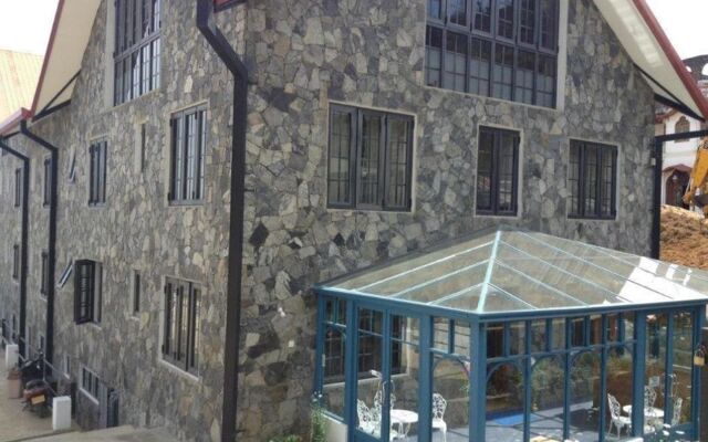 Daffodils Hotel вид на фасад