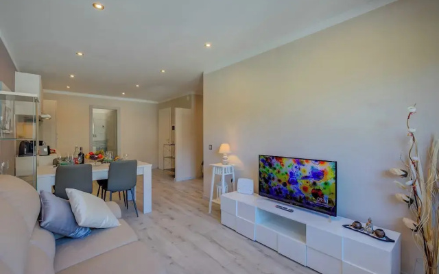 4 Seasons Apartment