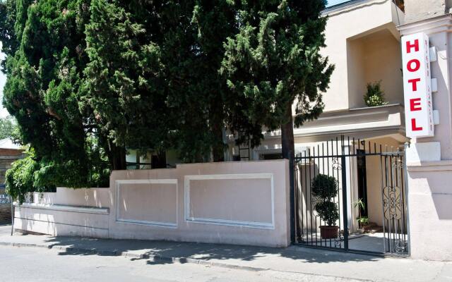 Darchi Hotel Тбилиси вид на фасад