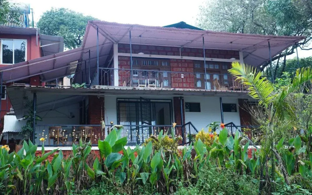 Hotel Godai Girikunj