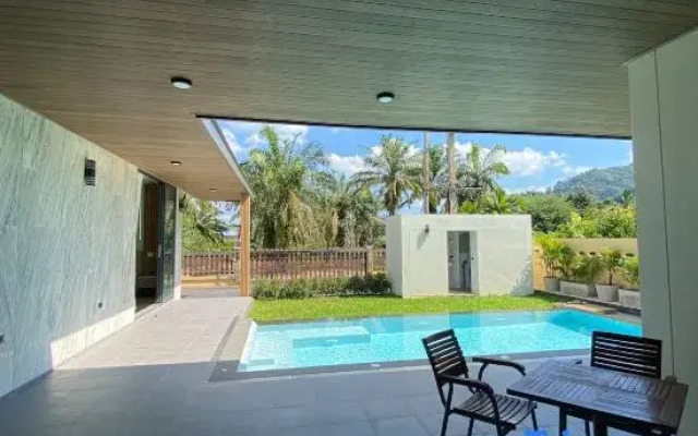 Villa Nadsuree Ao-Nang Luxury Modern House