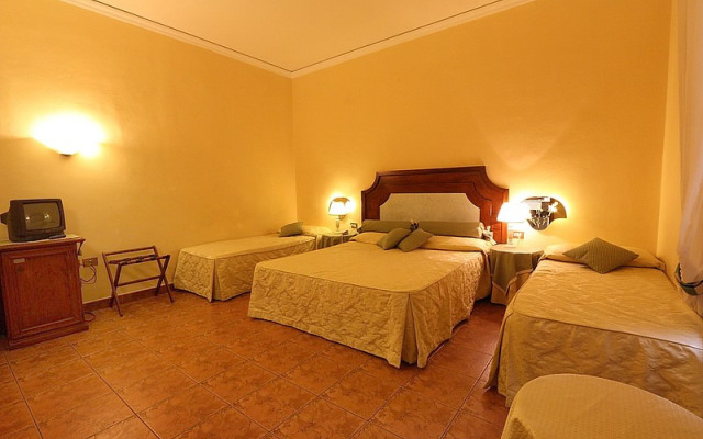Hotel Alinari комната для гостей