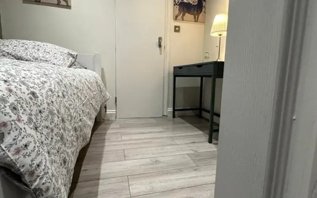 Studio Sleeps 1 Near Acton Park