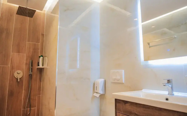 Foris Rooms