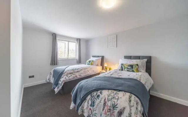 Charming 3-bed Apartment in South end on sea