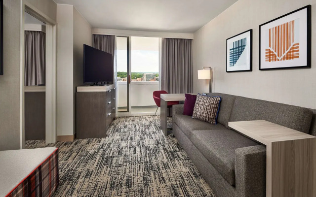 Hilton Kansas City Country Club Plaza