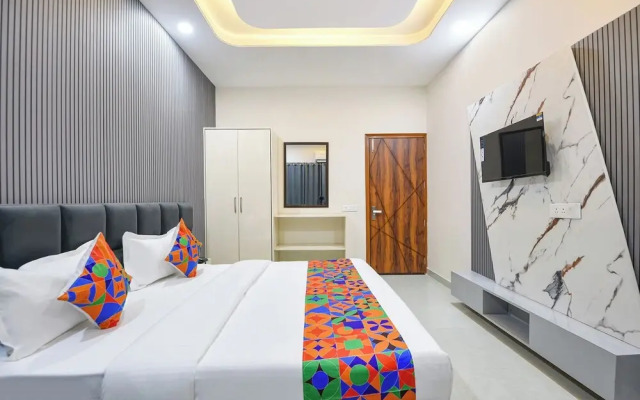 Fabhotel Regal
