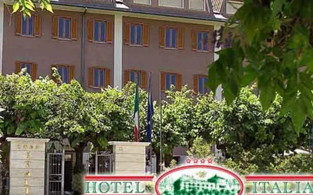 Italia Hotel Фьюджи вид на фасад