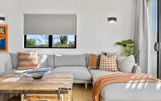 Pristine 2-bed Apartment With Pool and Balcony