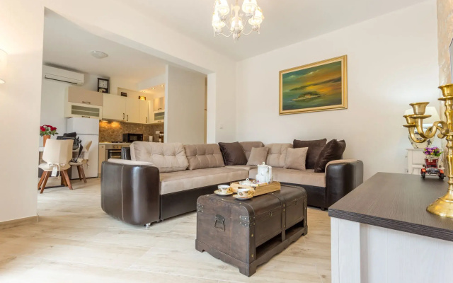 Villa Capitis in the Centre - Private Pool Villa & Balcony Apartment with Amazing view (No Pool)