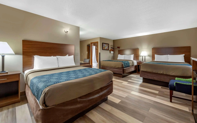 Econo Lodge Hays I-70