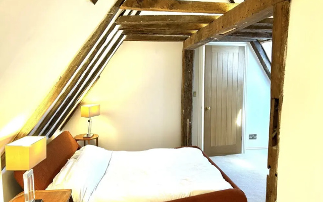 3 Bed Cottage - Sleeps 6 - Pets - Parking - Wifi
