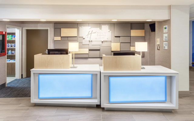 Holiday Inn Express Hotel & Suites Providence-Woonsocket by IHG