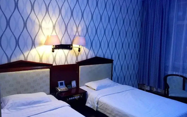 Manzhouli Crown Inn