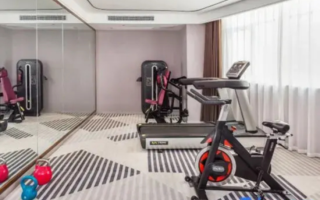 Vienna 3 Best Hotel (Kaizhou District Pingqiao Jinke)