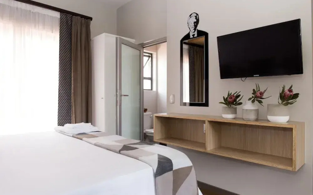Akanani Apartments