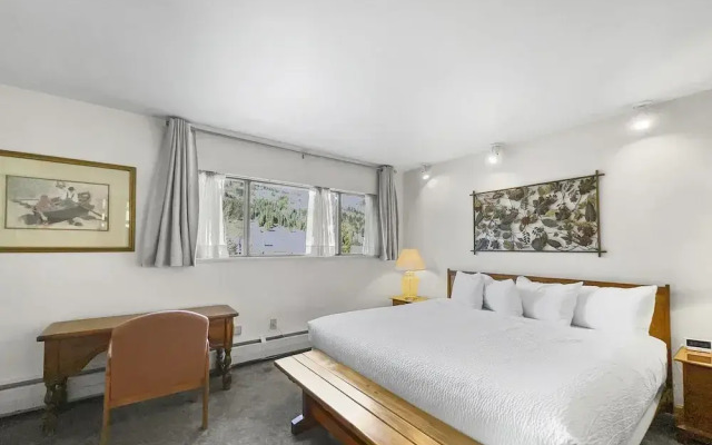 Cj404 Copper Junction 3 Bedroom Condo by RedAwning