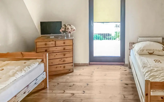 Nice Home in Miedzyzdroje With Wifi and 4 Bedrooms