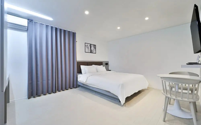 Green B' Hotel