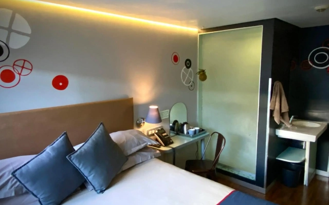 Bannister Hotel