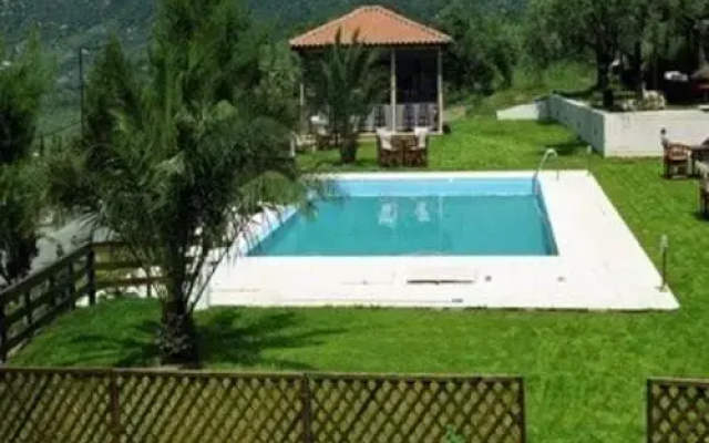 Hotel Yades