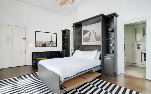 Large Studio Apartment Central London