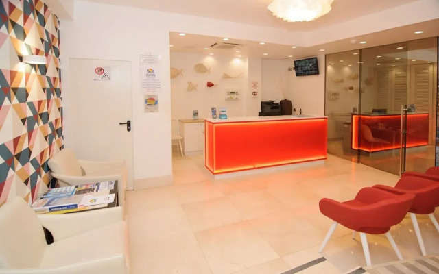 Poniente Playa Aparthotel