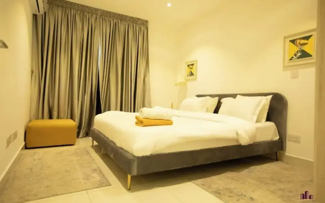 Lennox Luxury Suites by Cozy