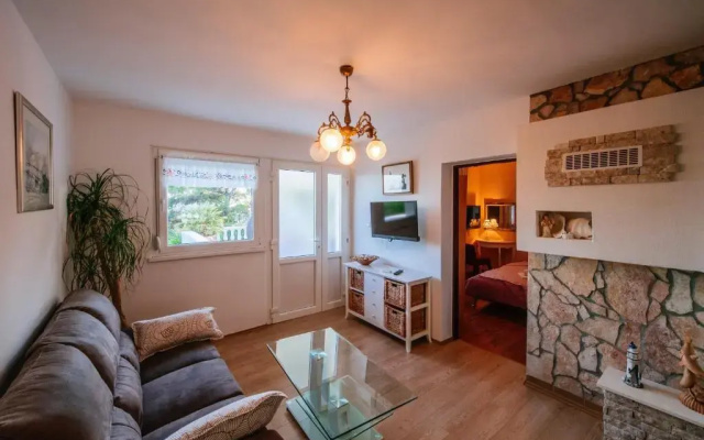 Poolicluded Holiday House Halic