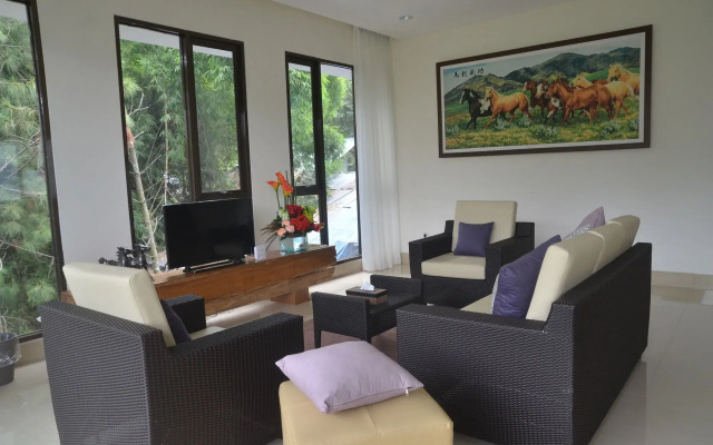 Chamomile Hill View 6BR Villa pool and movie room