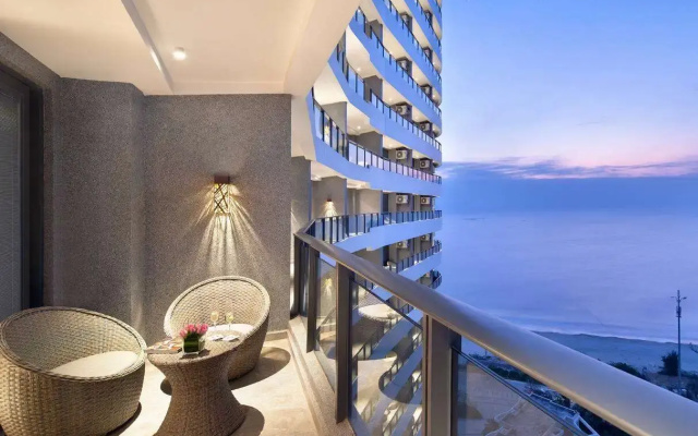 Wyndham Grand Plaza Royale Shuangyue Bay