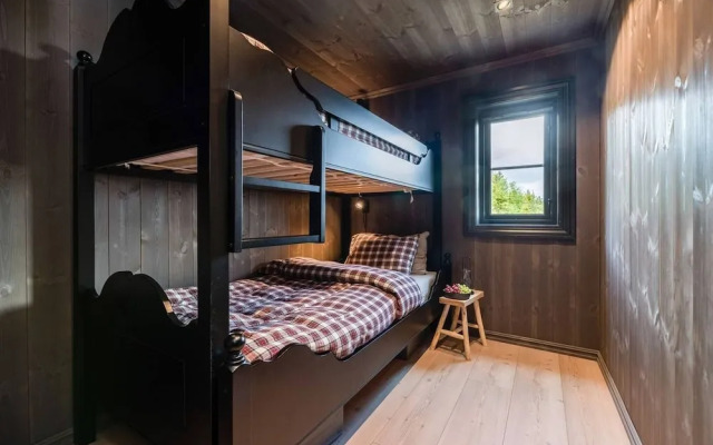Cabin With Jacuzzi on Lifjell