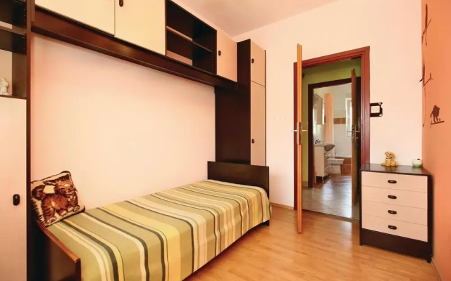 Awesome Home in Umag With Wifi and 2 Bedrooms