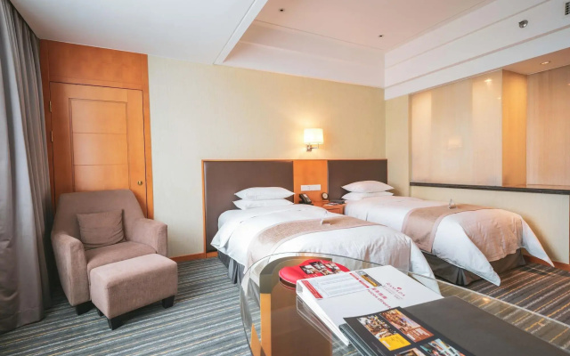 Отель Ramada Plaza by Wyndham Shanghai Pudong Airport