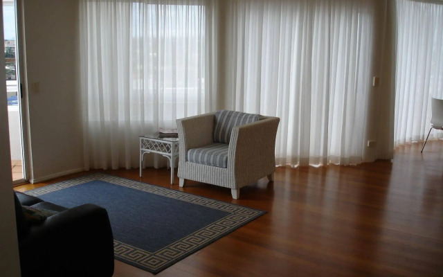 Beachside Resort - Kawana Waters