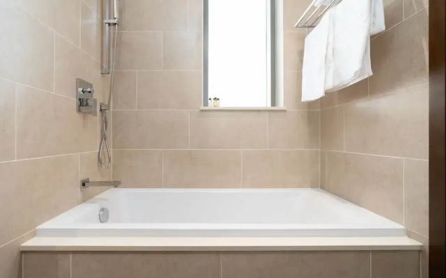 SuperHost - Spacious Apartment With Balcony In Sobha Hartland