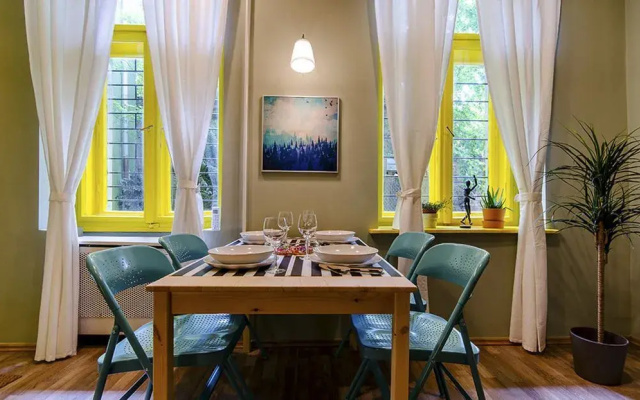 Curry Apartments