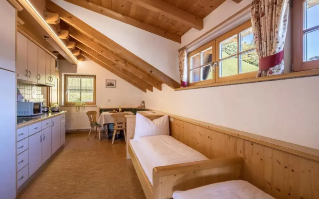 Felderhof Apt 1