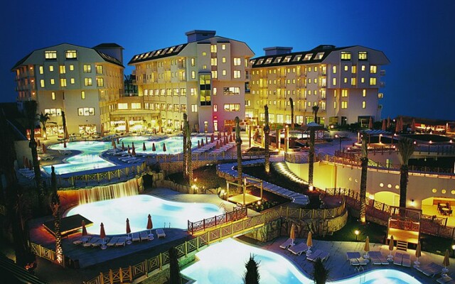 Novum Garden Side Hotel вид на фасад