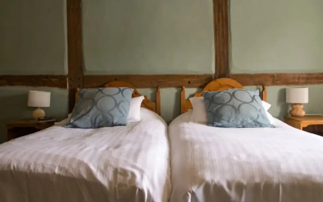 The Fox & Hounds Inn