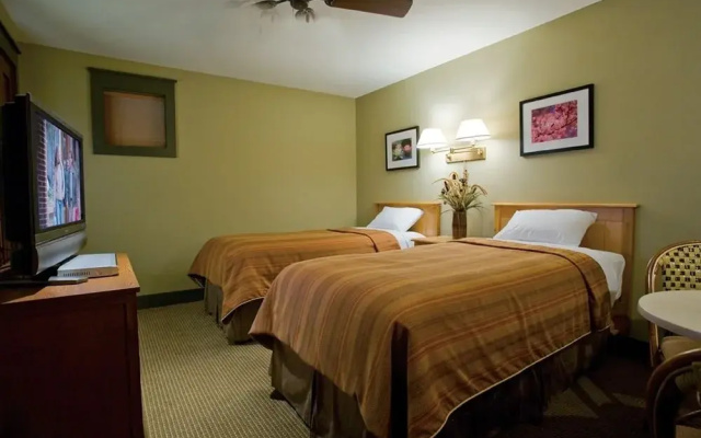 Tamarack Lodge