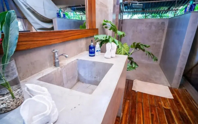 Curiol Boutique Hotel & Lounge