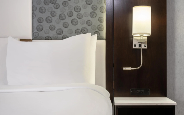 Best Western Premier NYC Gateway Hotel