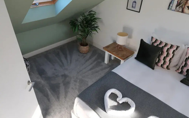 Lovable Lancing With Garden Parking