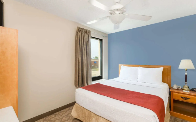 Spark by Hilton Tifton