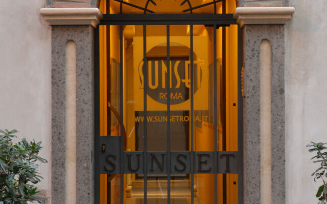 Отель Sunset Roma вид на фасад