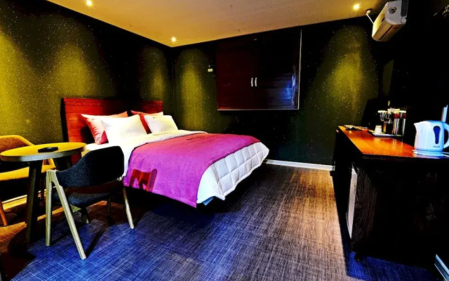 Hotel Some