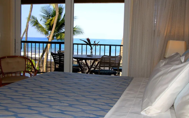 Kona Bali Kai 223 - Oceanfront 2 Bedroom Condo by RedAwning