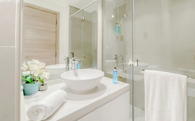 Beach View 2BR Ultra-luxurious Apt- 1504